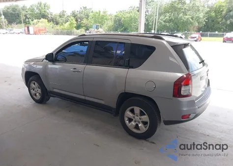 2015 Jeep Compass Sport z USA, uszkodzony, nr VIN 1C4NJCBA2FD156097